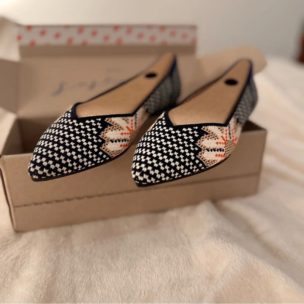 Rothy's The Point Blue and White Patterned Flats, Size 8 - Picture 7 of 10